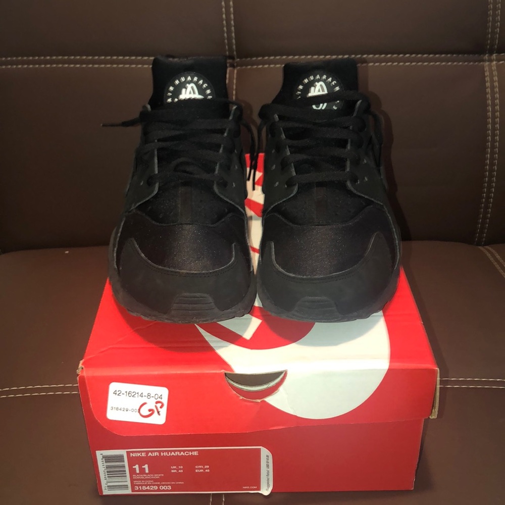 Nike Air Huarache w/box BARELY WORN, NEW-LIKE!!